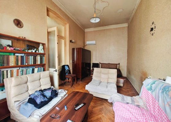 Продается 2-комнатная квартира в Чугурети, в Тбилиси