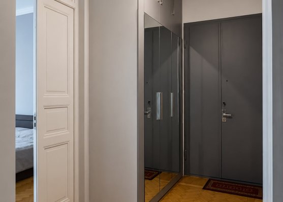 Urgently For sale 4-room apartment in Chugureti, in Tbilisi