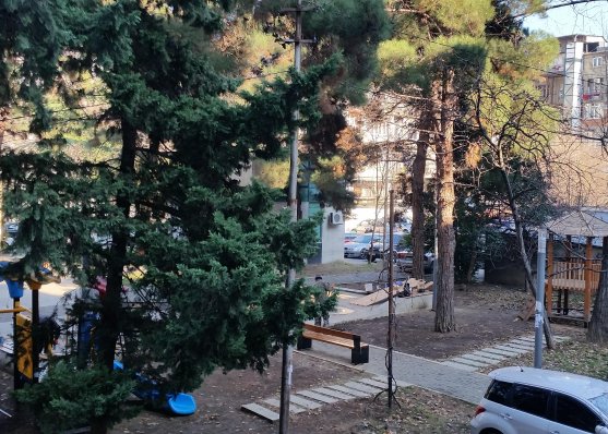 იყიდება ხუთ ოთახიანი ბინა ვაკეში, თბილისში