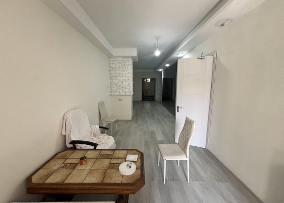 იყიდება ორ ოთახიანი ბინა ვეძისში, თბილისში