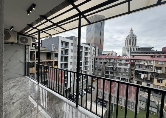 Urgently For sale 3-room apartment in Batumi